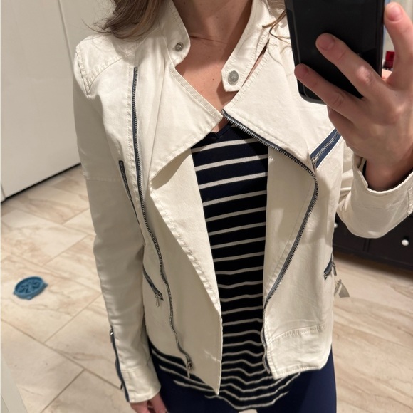 Women's White Jacket - Picture 9 of 12